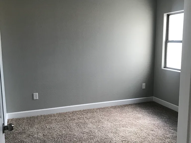 350 Kenzie Cir — Photo 12