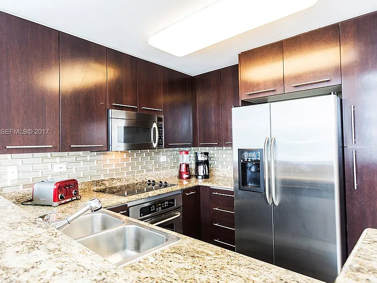 6515 Collins Ave — Photo 4