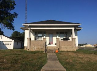 301 Stewart St, Waltonville, IL 62894