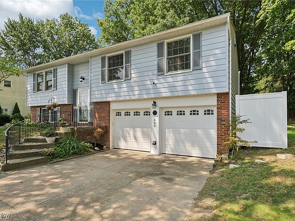 2nd image of 460 Bath Hills Blvd