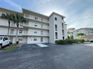 481 Quail Forest Blvd #109, Naples, FL 34105