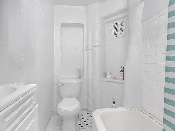5th image of 74 India St APT B11