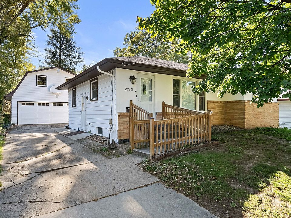 1st image of 2740 Bennett Ave