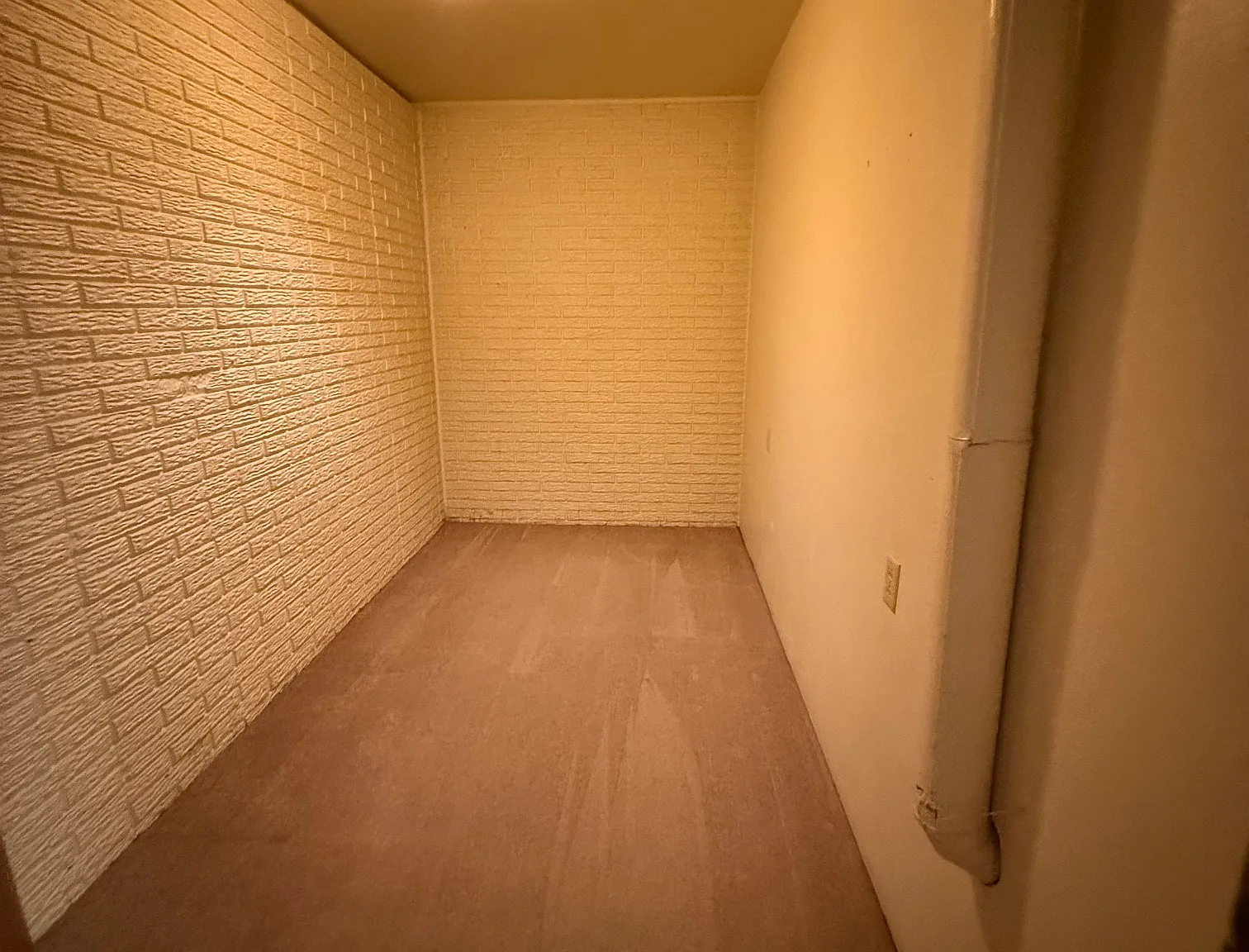 2 bed, 700 sqft, $1,100 — Photo 3