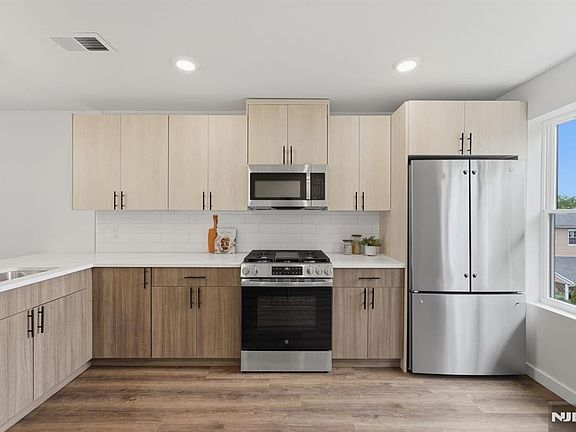 4th image of 91 Union St #4B