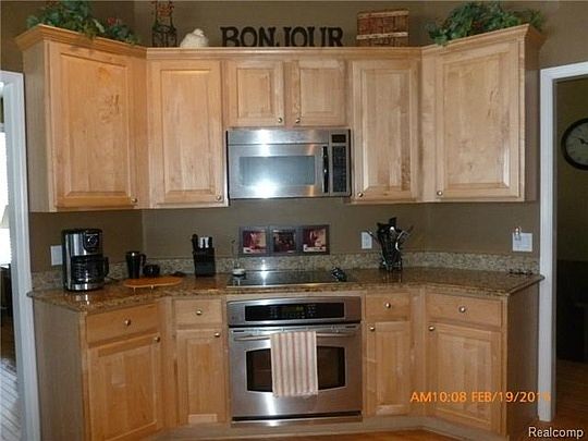 3rd image of 16585 Cottonwood Ct
