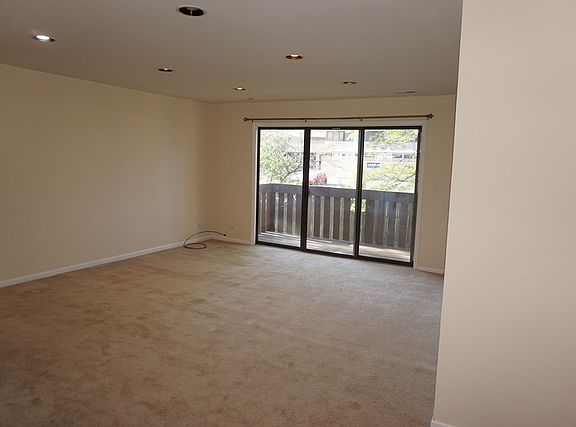 3rd image of 2750 Northampton Dr APT A2