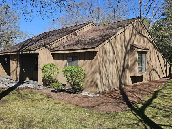 25 Essex Green Court, Merrimack, NH 03054