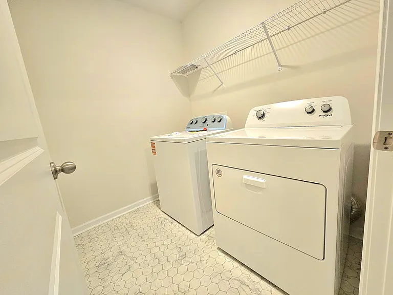 3854 Rosewood Dr — Photo 16
