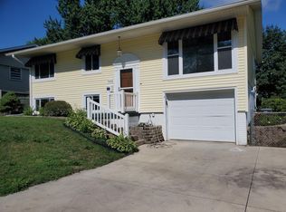 1836 Phyllrich Dr, Dubuque, IA 52002