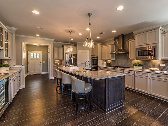 Plenty of Cabinets in Kitchen