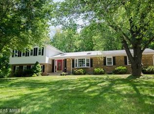 5401 Colchester Meadow Ln, Fairfax, VA 22030