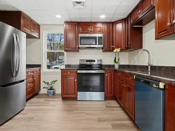 95 S Main St #2, North Brookfield, MA 01535