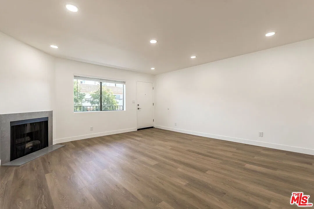 3939 Moore St — Photo 1