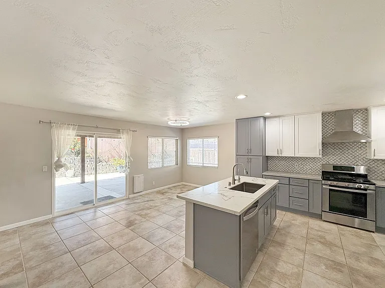 8287 Torero Pl — Photo 5