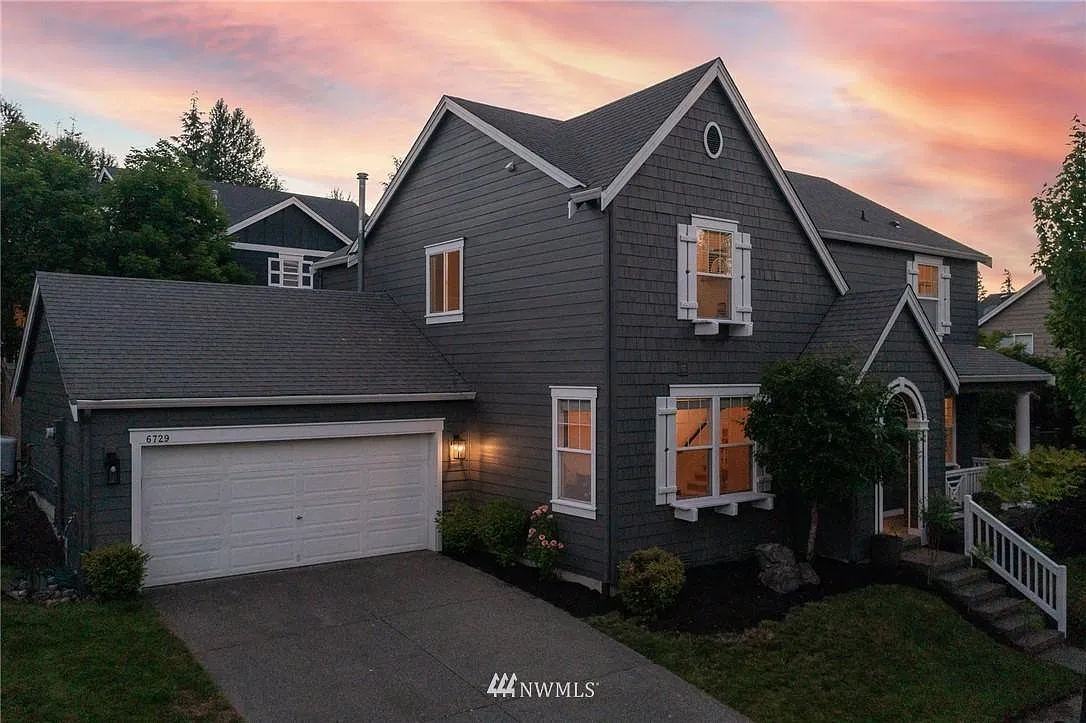 3 bed, 2270 sqft, $4,200 — Photo 3