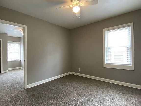 3rd image of 39 E Frank Ave