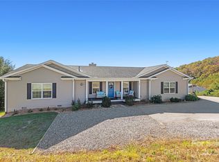 198 Gibson Cove Rd, Franklin, NC 28734