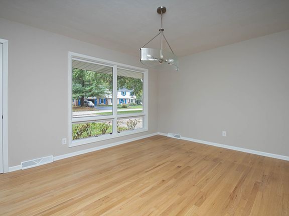 5th image of 4410 Dunbar Pl