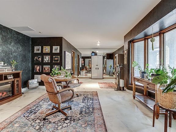 3rd image of 8009 Magnolia
