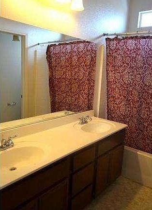 4th image of 15377 Thistle Ln