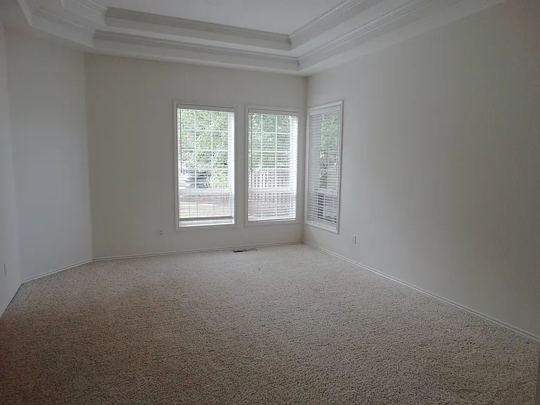 16655 SW Springwater Ct — Photo 2