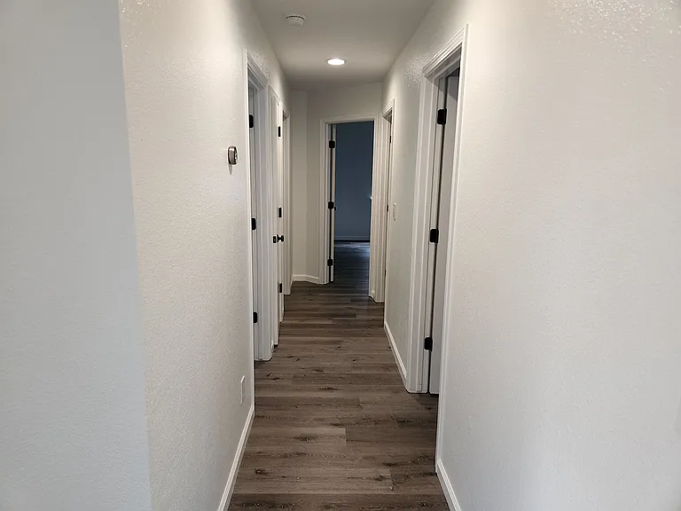 8121 Quartz Ln — Photo 7