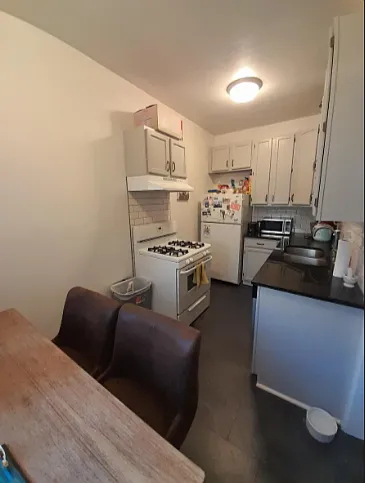 Lincoln Court — Photo 15