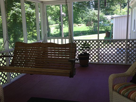 Screened in porch