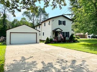 5889 Lakeview Ter, Lake view, NY 14085