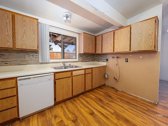 3rd image of 217 Oasis Dr
