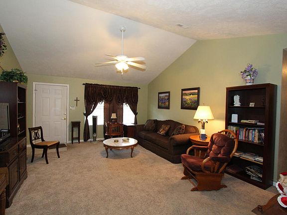 3rd image of 102 Starrville Ln