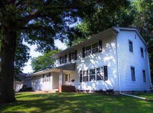 1122 Downey Dr, Iowa City, IA 52240