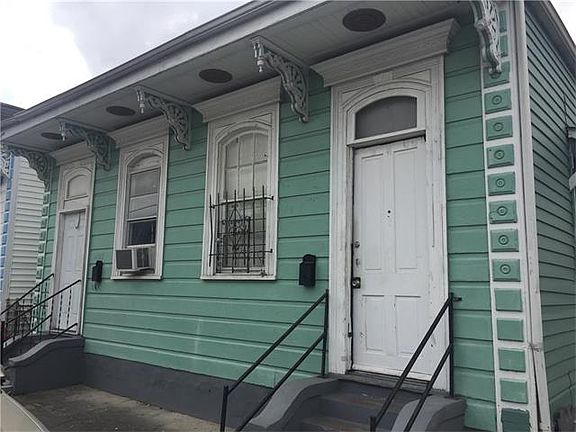 2nd image of 1128 Clouet St
