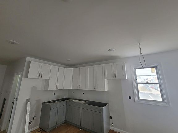 5th image of 229 21st St Floor 1
