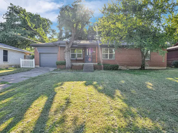 916 Acorn St, Bedford, TX 76022