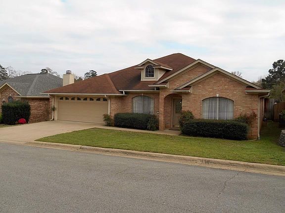 3rd image of 19 Woodland Dr