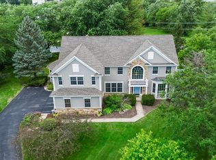 8300 Watson Cir, Crystal Lake, IL 60014