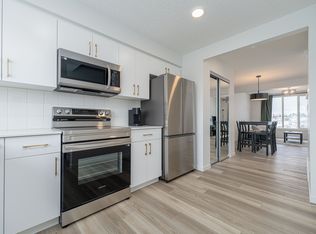 592 Kinglet Blvd NW, Edmonton, AB T5S2S7