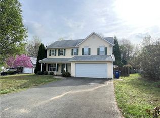 655 Hunters Knoll Rd, Winston Salem, NC 27106