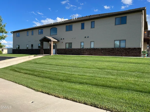 3417 Sharloh Pl Unit 6, Bismarck, ND 58501