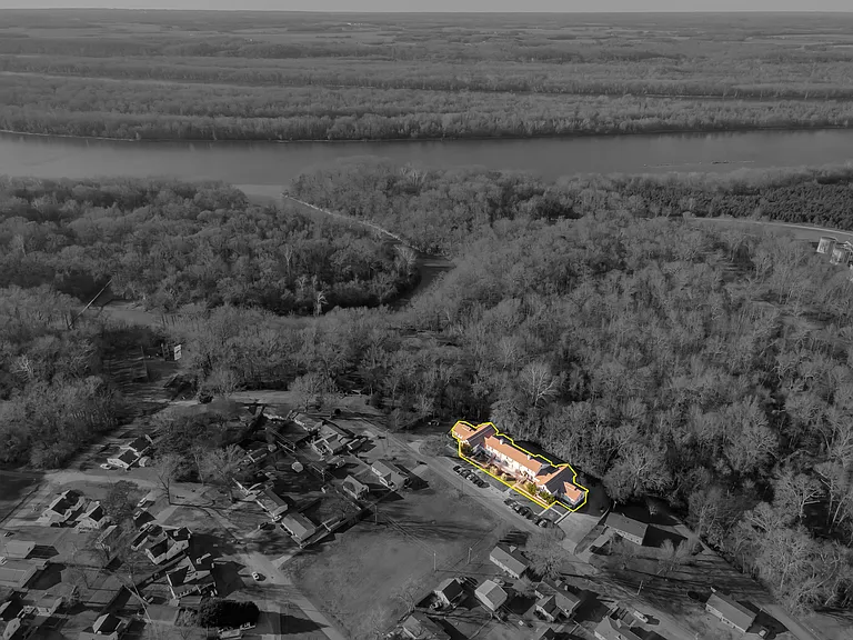 Village Landing — Photo 15