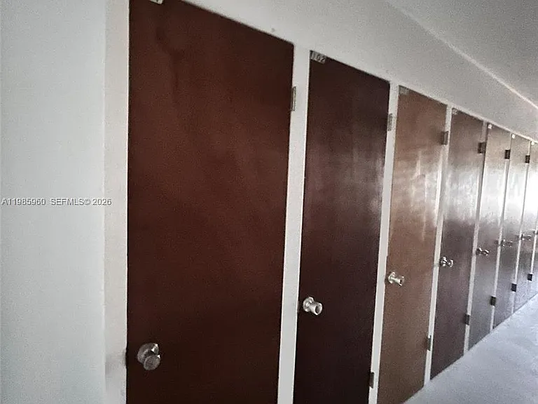 708 Victoria Dr #101 — Photo 21