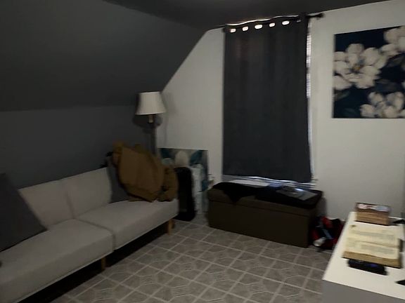 5th image of 624 Bradley St