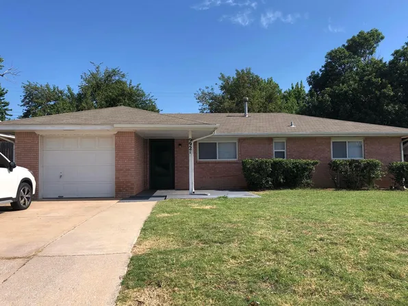 9921 Harmony Dr, Midwest City, OK 73130