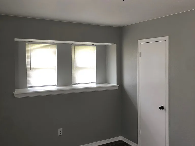 601 NW 18th Pl — Photo 13