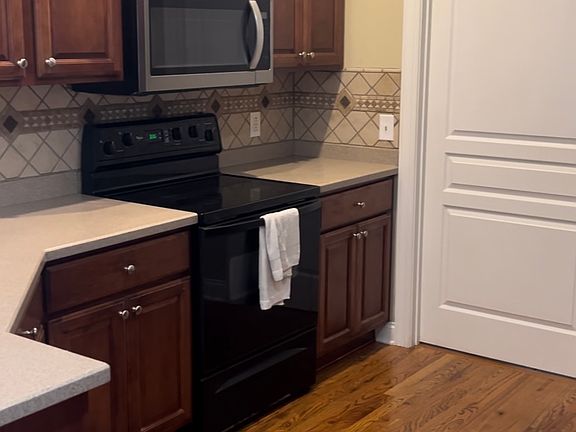 3rd image of 610 Aberdeene Ct