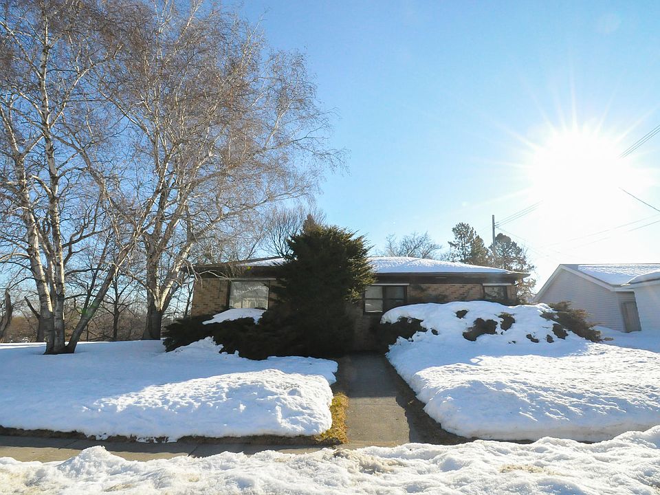 2nd image of 605 Chicago St