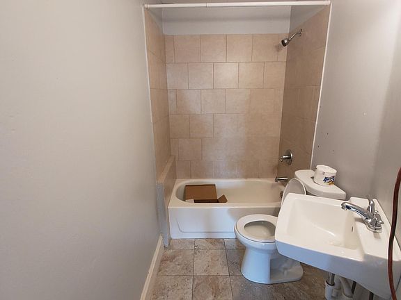 4th image of 1501 W Erie Ave APT 3