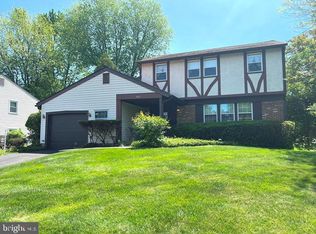1055 Brennan Dr, Warminster, PA 18974